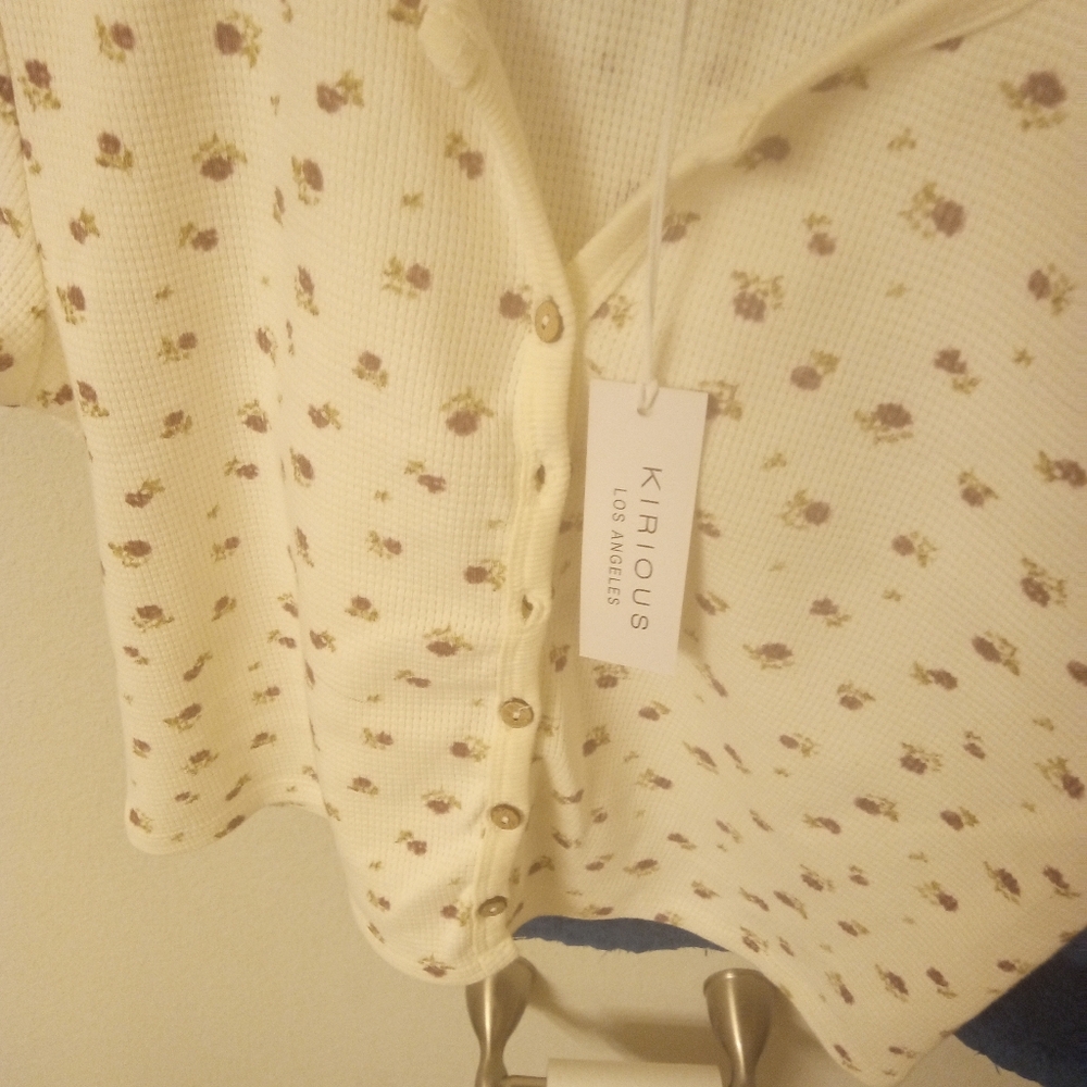 NET SHORT BUTTON UP TOP - Picture 5 of 5